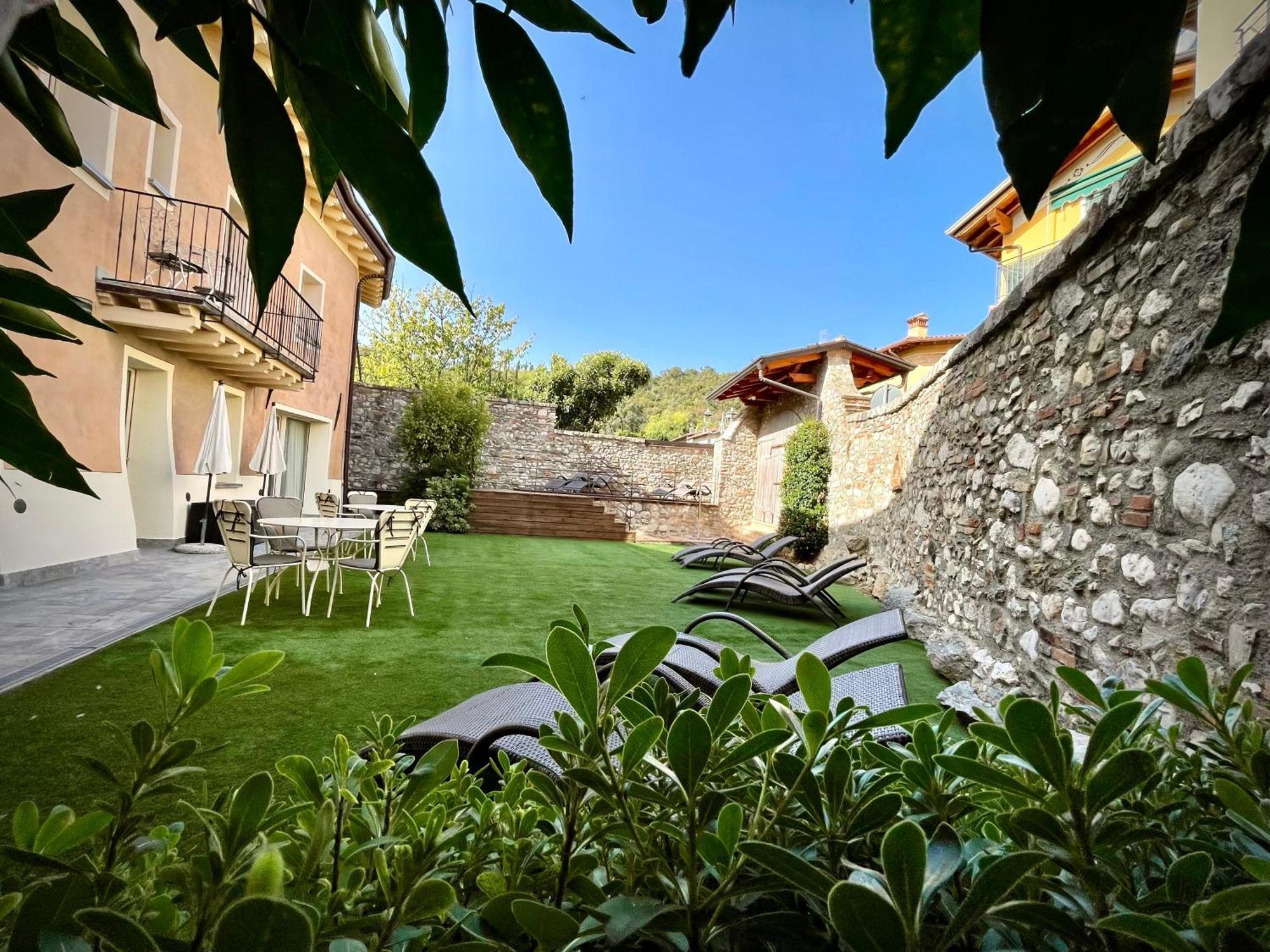 Villa Fontanelle Gardapartments Polpenazze del Garda Eksteriør billede